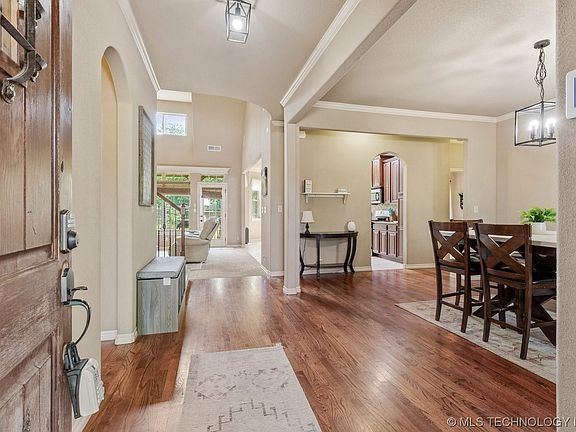 5th image of 515 Cross Timbers Blvd