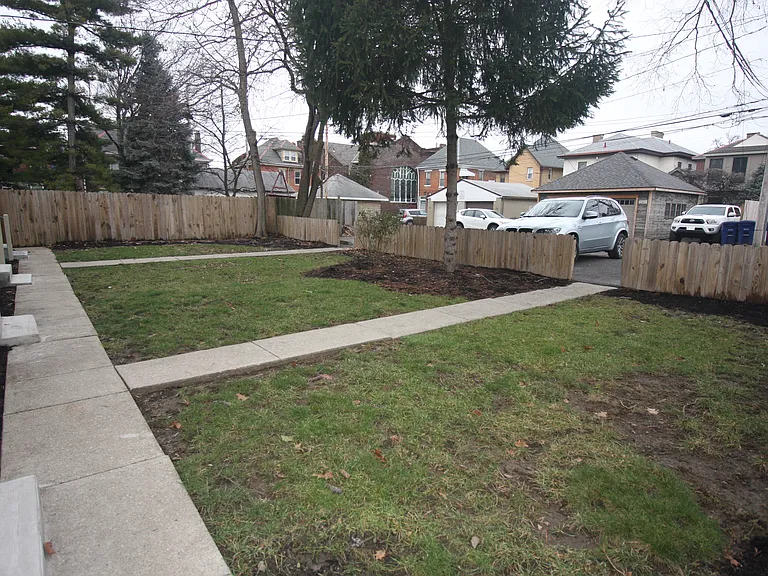 74 W Greenwood Ave — Photo 28