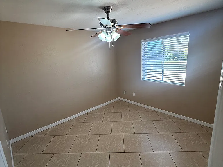 3628 W Oregon Ave — Photo 12