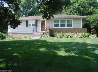 1169 Newcomb Dr, Uniontown, OH 44685