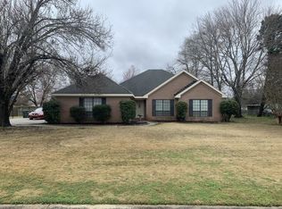 200 Willowgate Dr, Bonaire, GA 31005