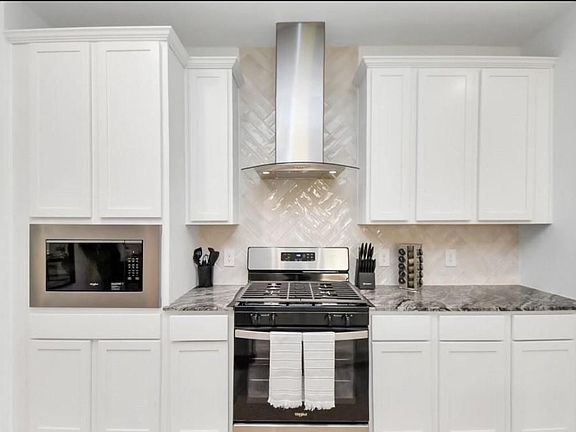 3rd image of 2913 Needham Ln