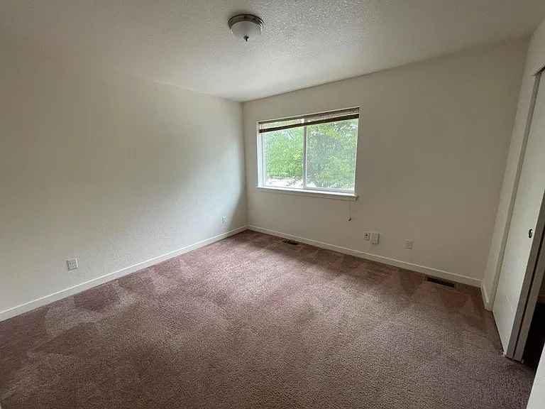 1322 S Coffman St #5 — Photo 8