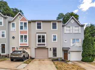 109 Village Dr, Pittsburgh, PA 15227