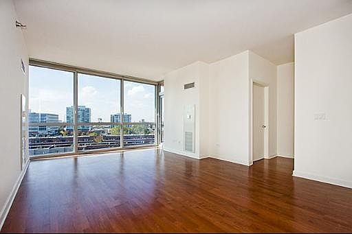 2nd image of 1841 S Calumet St #910