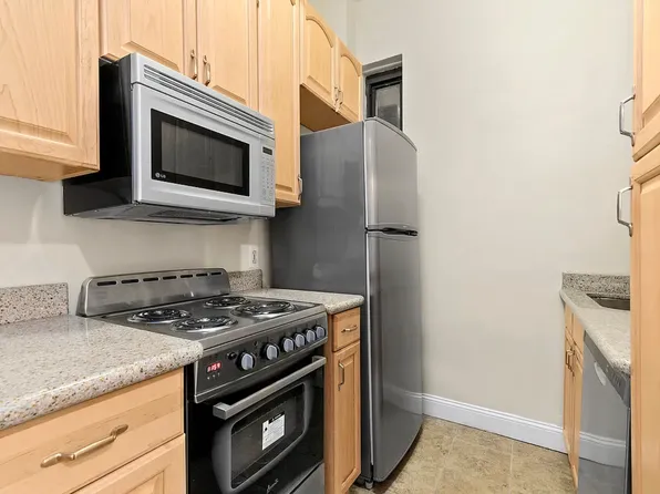 350 West 56th Street image 1 of 15