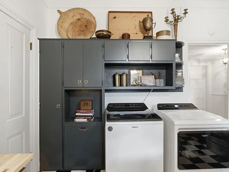 324 W 9th St — Photo 19
