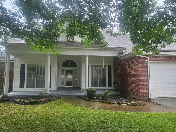 12315 E River Run Dr, Mont Belvieu, TX 77523