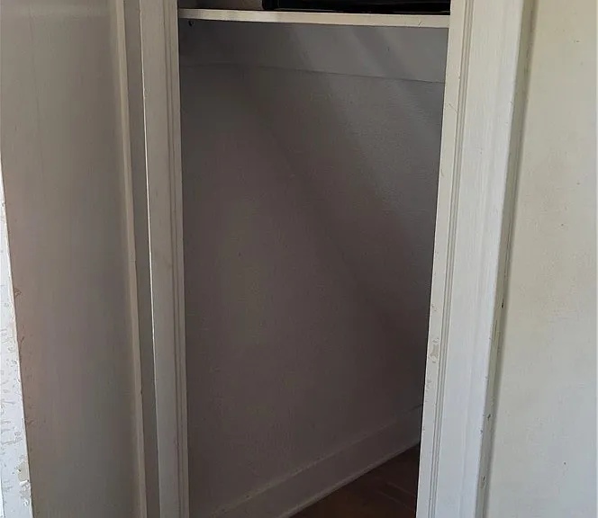 120 W Marshall Blvd #6 — Photo 3