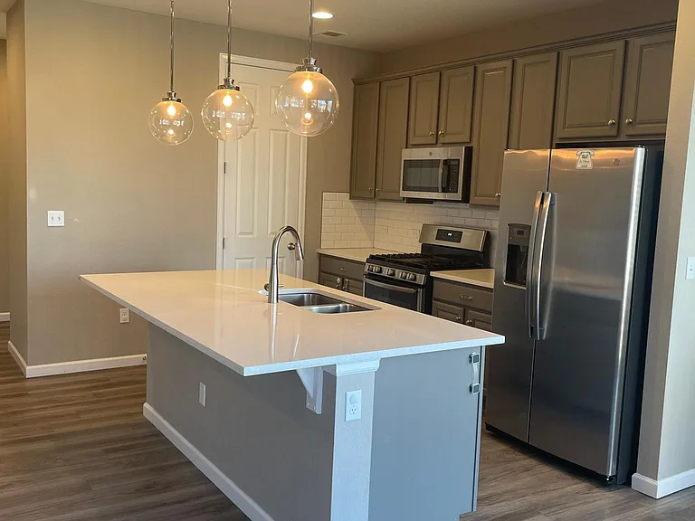 4604 S Nepal Way — Photo 2