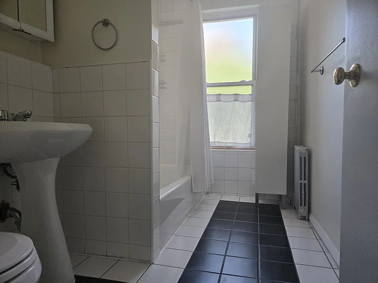 236 Hoyt St #2 — Photo 8