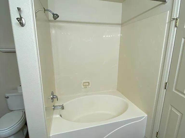 10185 Birch Bluff Ln — Photo 9