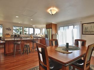 3636 Orcas Dr, Clinton, WA 98236