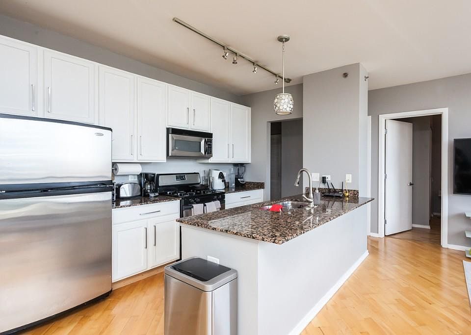 1st image of 210 S Des Plaines St #1020