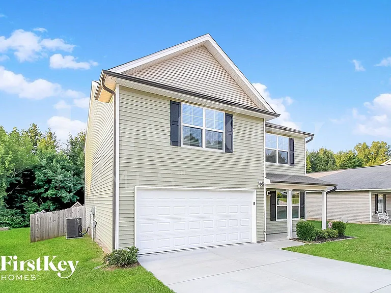 825 Winterside Ln — Photo 2