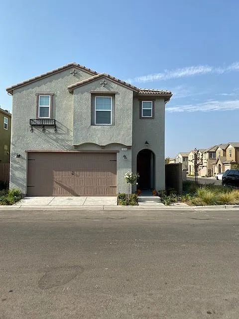 1516 Bright Pl photo 1