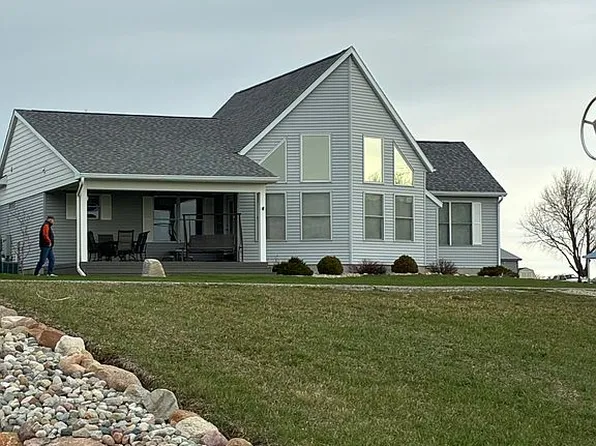 6628 Spinnaker Rd, Crystal, MI 48818