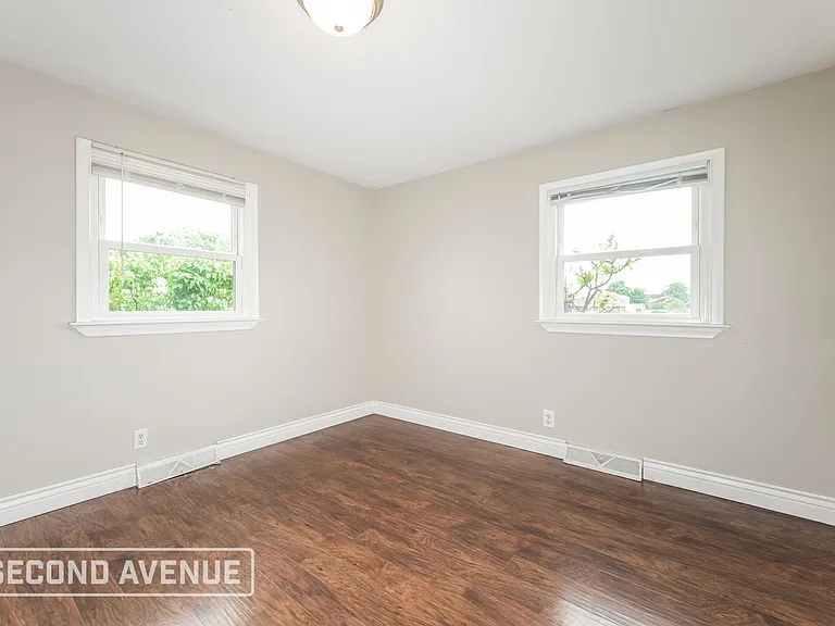 1003 Locust Dr — Photo 13