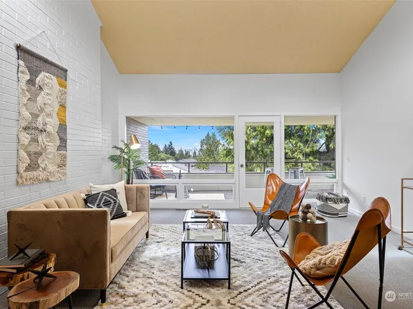10921 Glen Acres Drive S #18D, Seattle, WA 98168