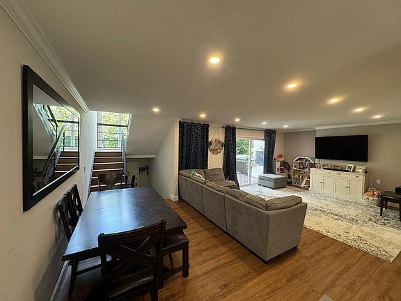 2nd image of 5339 Coldwater Canyon Ave