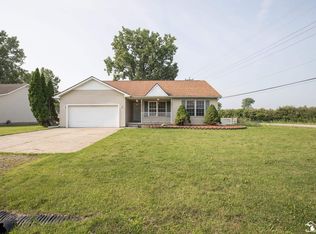 26185 Matilda Ave, Flat Rock, MI 48134