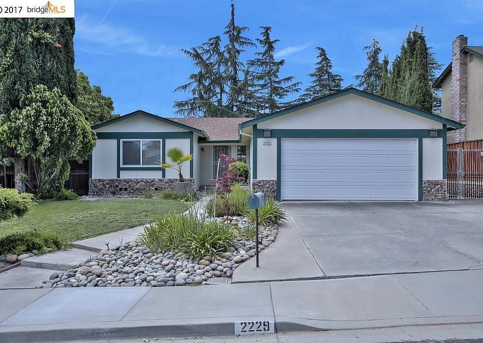 1st image of 2229 Cordoba Way