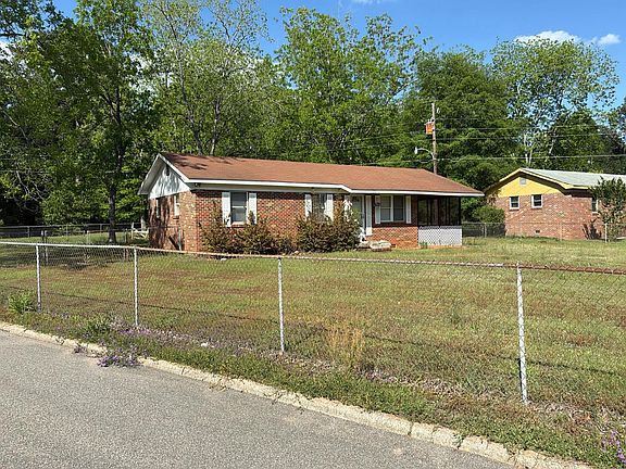 3rd image of 701 Coppinville Rd