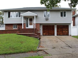 2337 Jennie Ct, Merrick, NY 11566