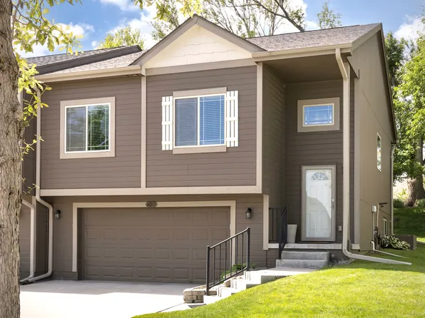 14213 Wood Valley Dr, Omaha, NE 68142