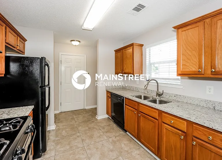 714 Rosewood Cir — Photo 8