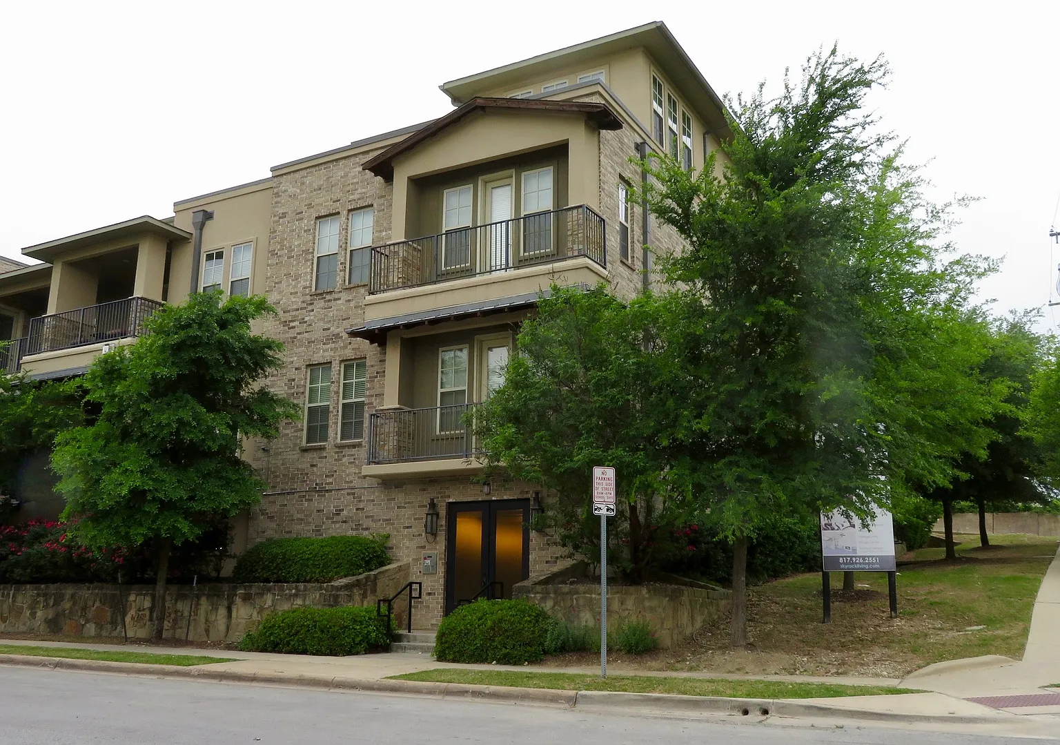 Skyrock Condominium Unit for Lease June 2026! — Photo 1