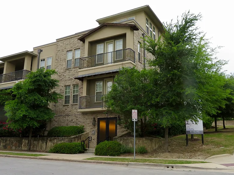 2800 Sandage Ave #203 — Photo 1
