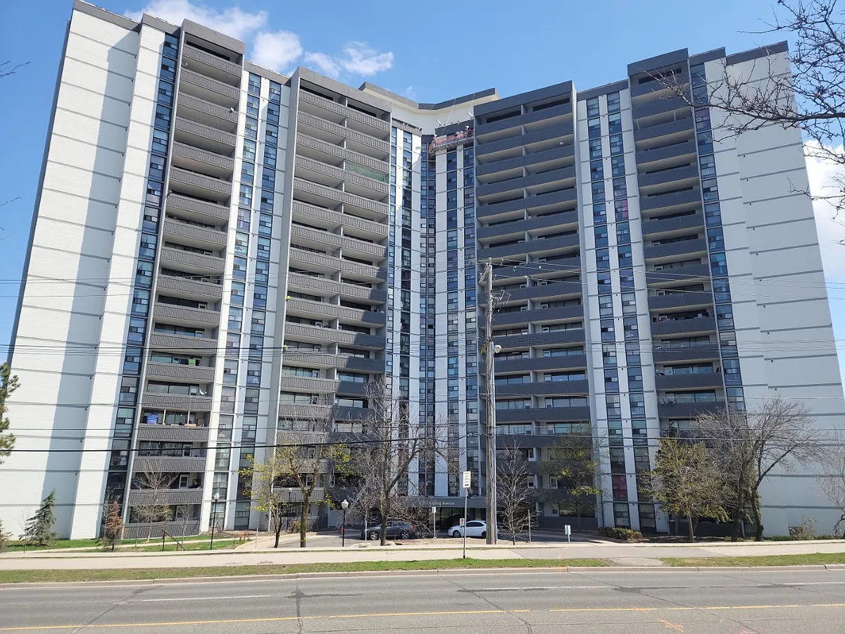 2737 Kipling Avenue — Photo 3