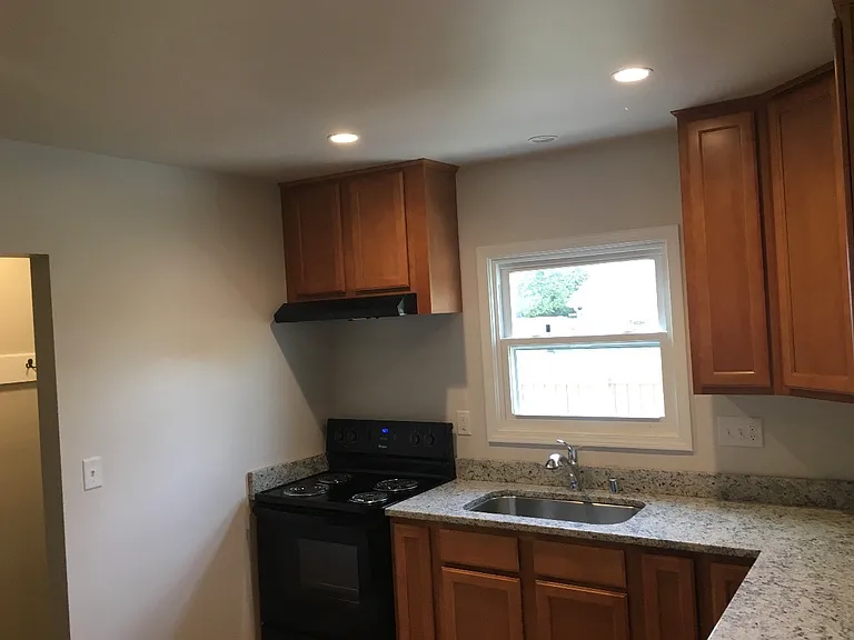 760 Sheridan Rd — Photo 5