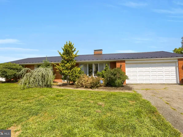247 W Broad St, Elizabethville, PA 17023