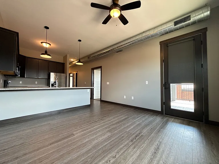 329 12th Ave SE #200 — Photo 19