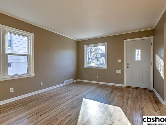 5th image of 6124 Emmet St