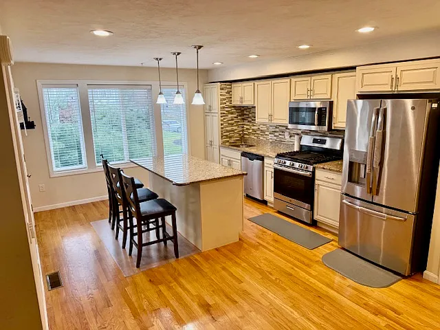 33 John Hancock Dr — Photo 6