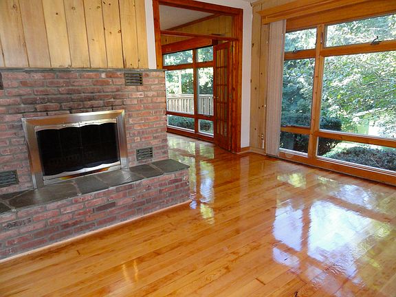 Den or Office w/Fireplace