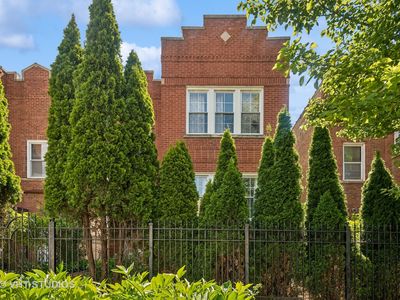 3751 N Sacramento Ave, Chicago, IL, 60618
