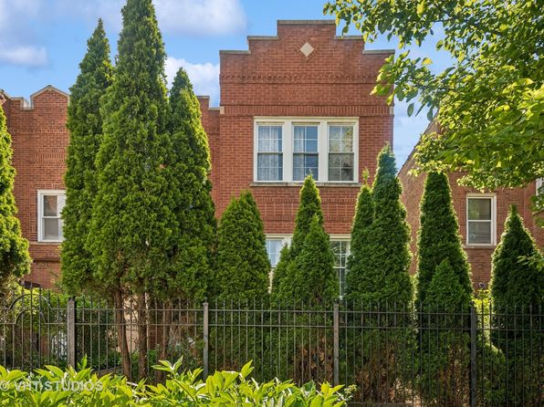 What is a Garden Apartment: Explore Urban Serenity