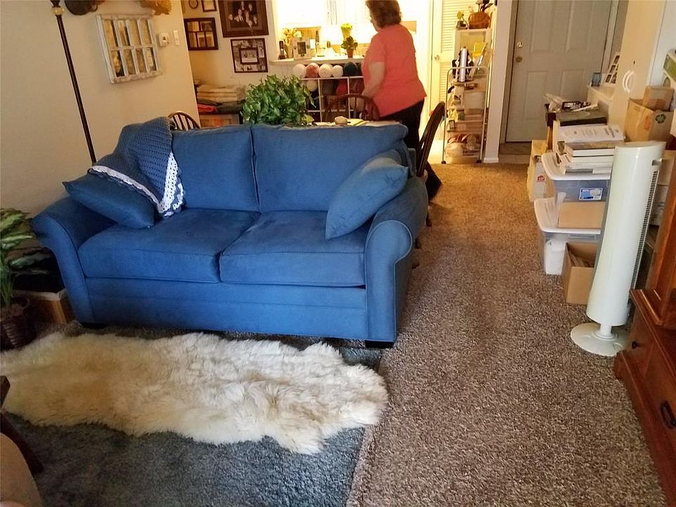 1st image of 12100 Melville Dr #409