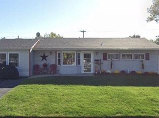 2 Idlewild Rd, Levittown, PA 19057