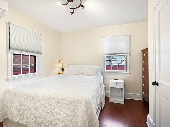 4th image of 110 East St APT B
