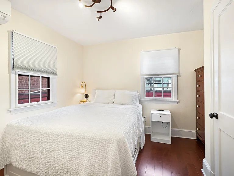 110 East St #B — Photo 4