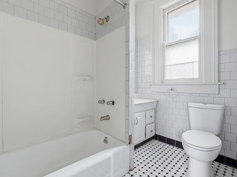 5109 Montgomery Rd — Photo 6