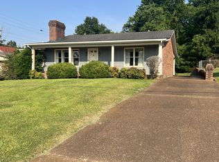 212 N 3rd St, Pulaski, TN 38478