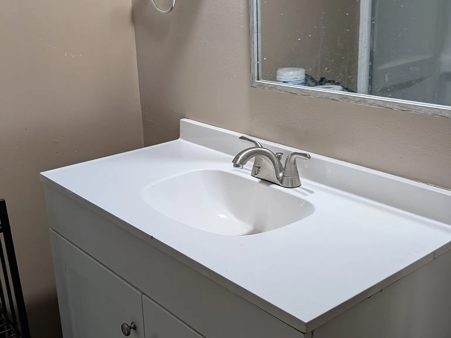 2 bed, 700 sqft, $750 — Photo 1