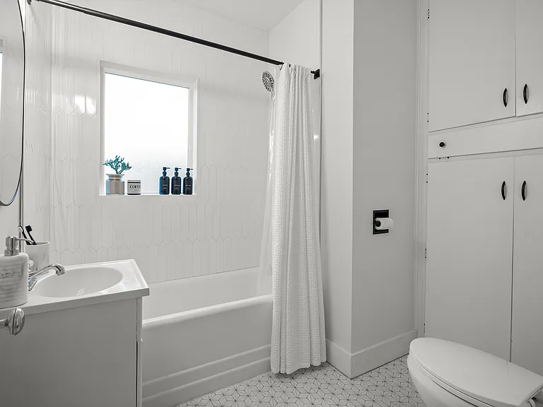 823 Webster St NW — Photo 12
