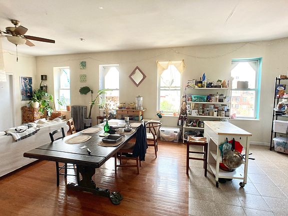 3rd image of 718 Washington Ave APT 4